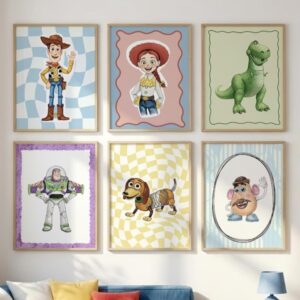 Cuadros infantiles «Toy Story» colgados en el dormitorio de un bebé — Indokids Uruguay