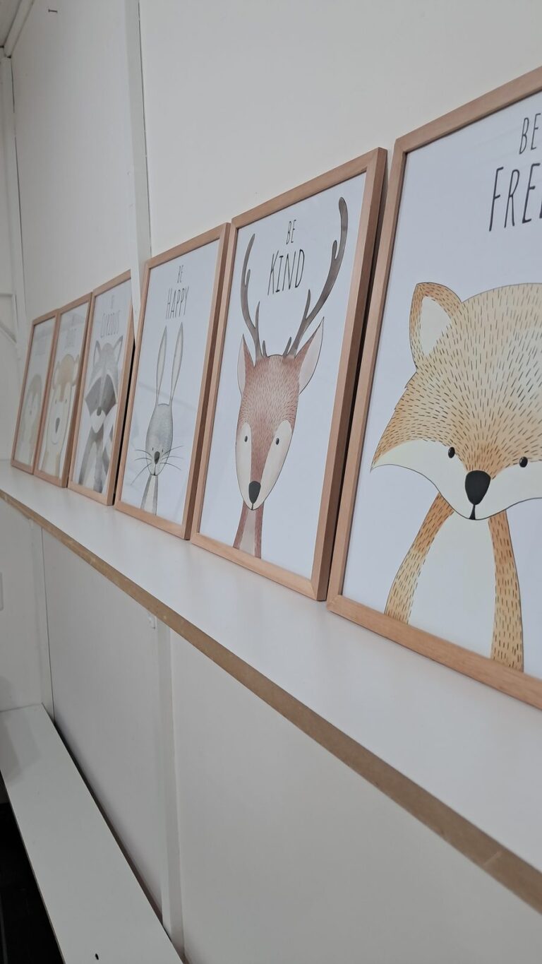 Serie de animalitos con frases. Trabajo realizado por Indokids, marzo de 2026.