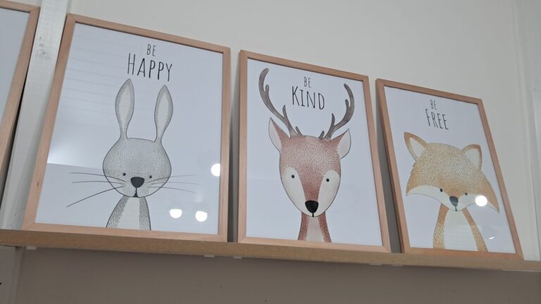 Animalitos con frases: conejo, ciervo y zorro. Trabajo realizado por Indokids, marzo de 2026.